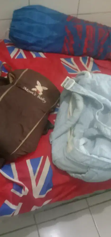 Tas bayi dan gendongan bayi