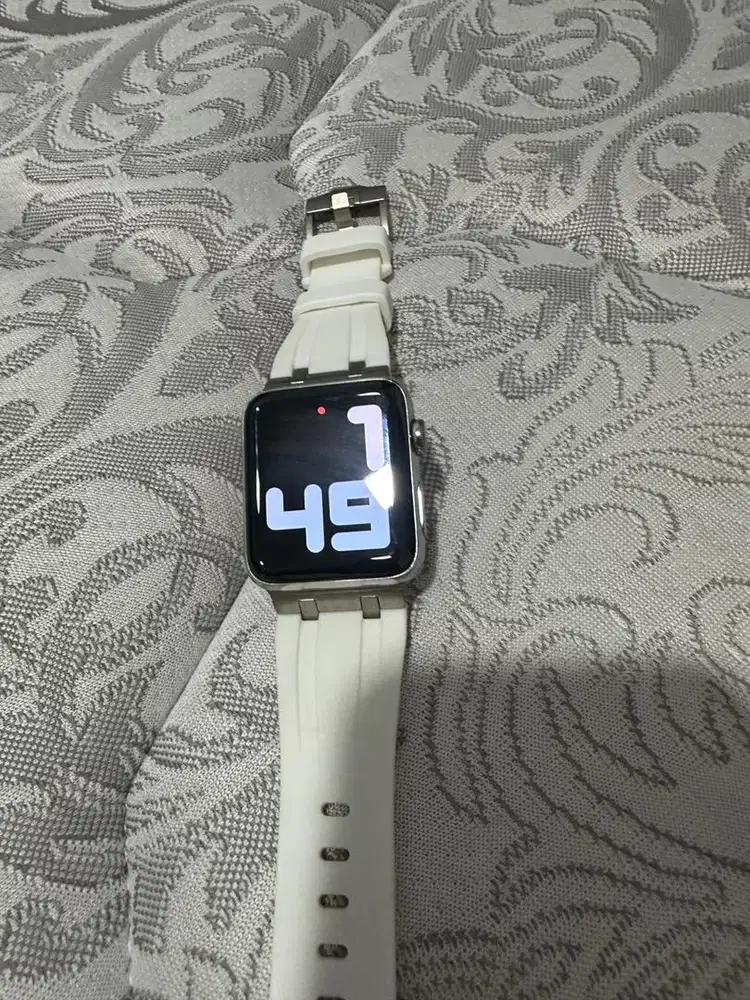 Apple watch STAINLESS STEEL 42MM series 3. Mulus lengkap ex pribadi