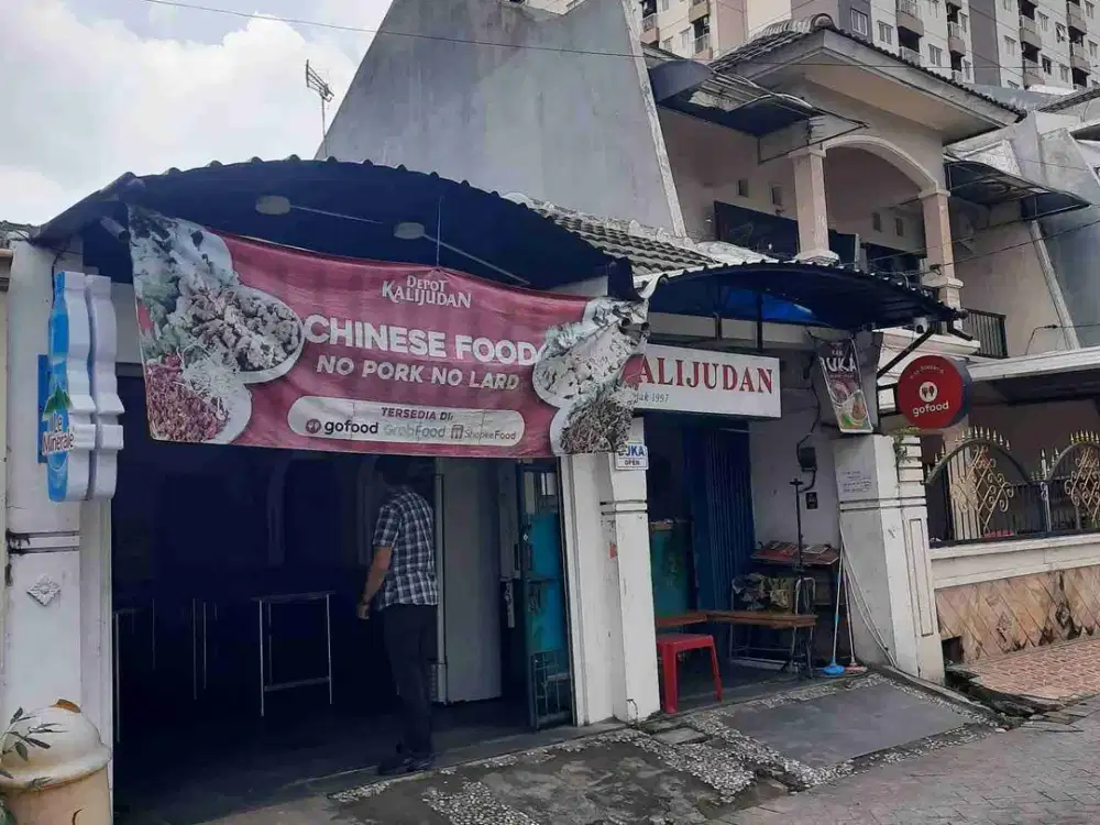 Dijual via lelang warung depot di Kalijudan Surabaya