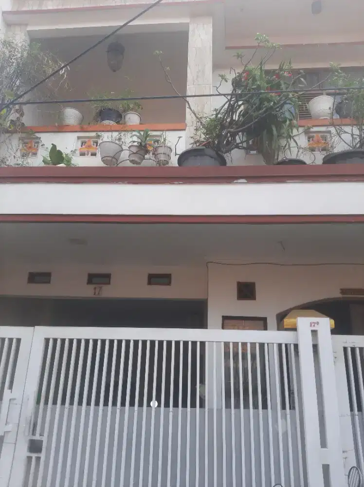 Rumah Putih Bersih Kokoh