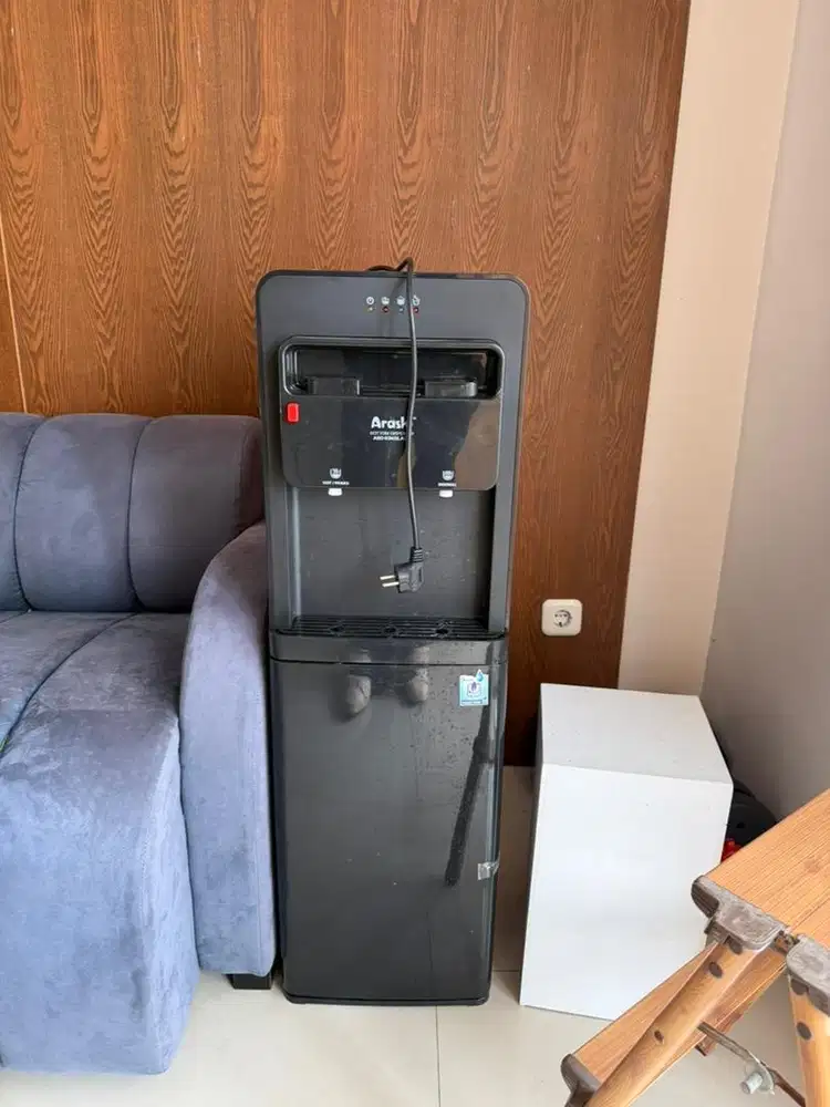 DIJUAL CEPAT, DISPENSER AIR PANAS DAN BIASA , BARU PAKAI 2 bulan
