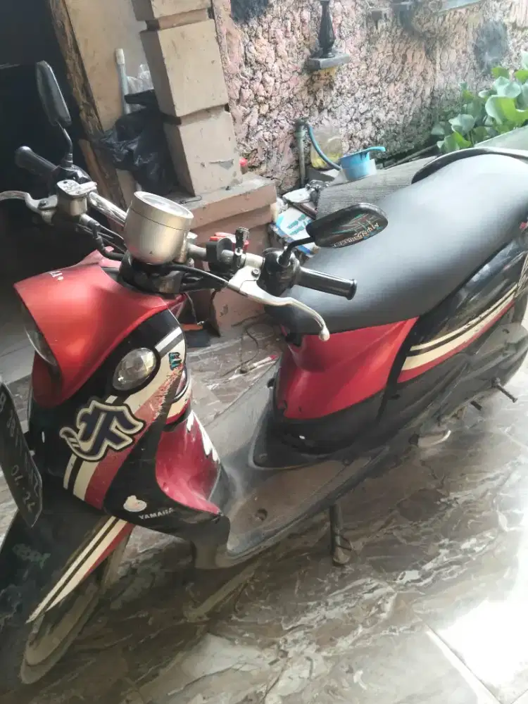 Jual Yamaha Vino warna merah maron