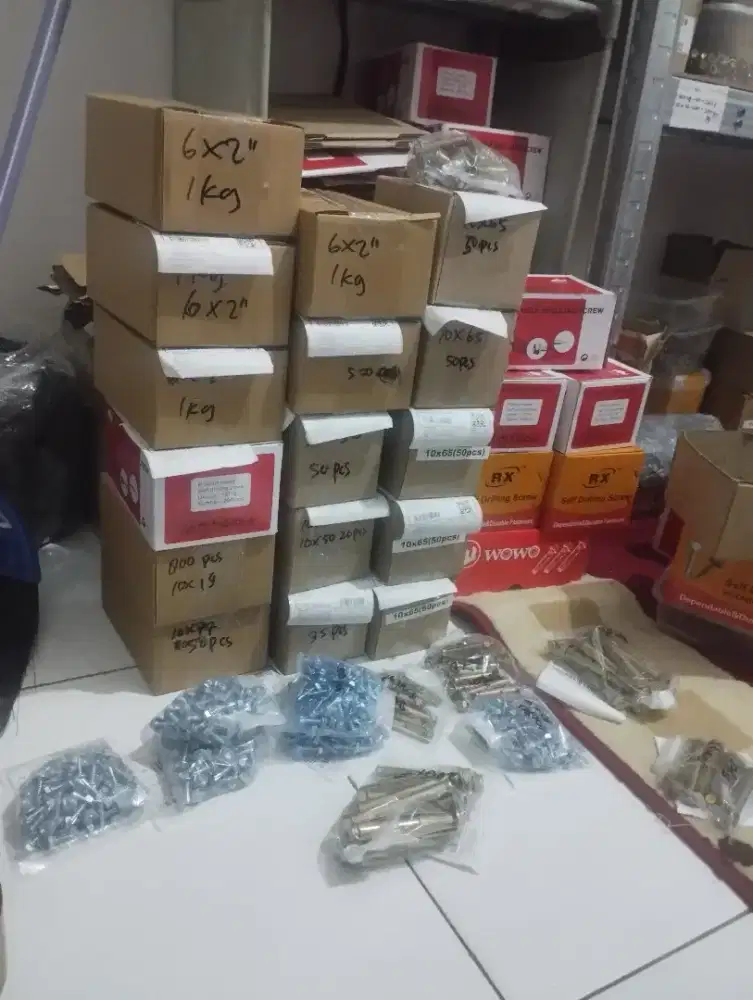 Dibutuhkan tukang packing paket onlineshop