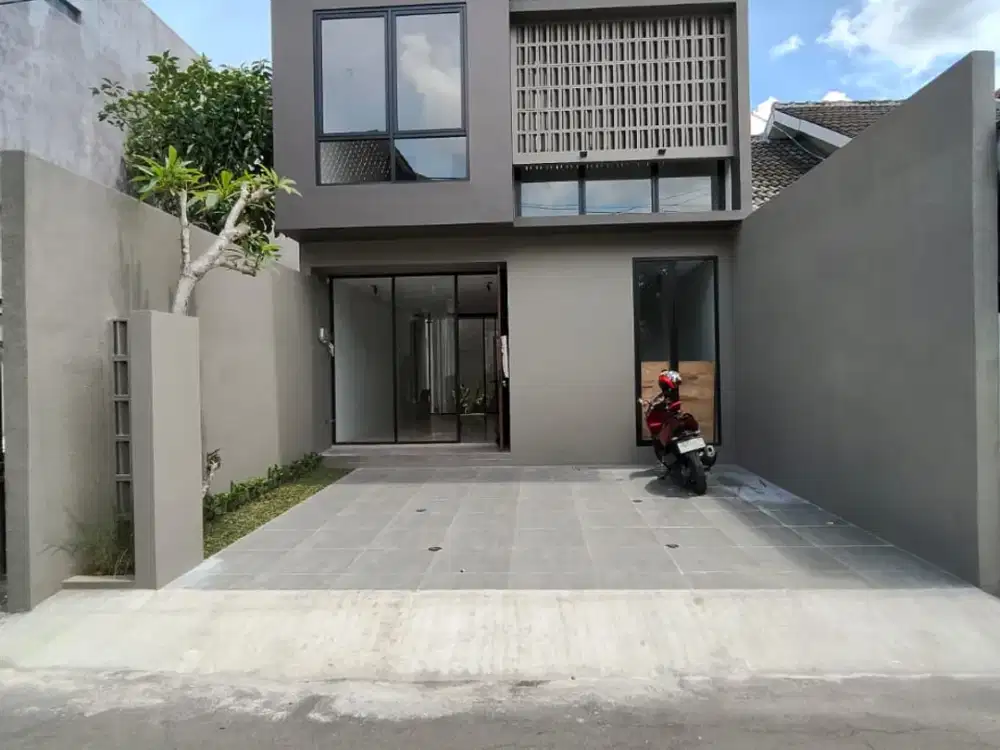DIJUAL RUMAH MEWAH KONTEMPORER MODERN DEKAT KAMPUS UGM JOGJA