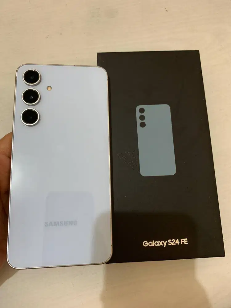 Dijual Samsung Galaxy S24 FE 8GB/128GB Kondisi mulus & siap pakai