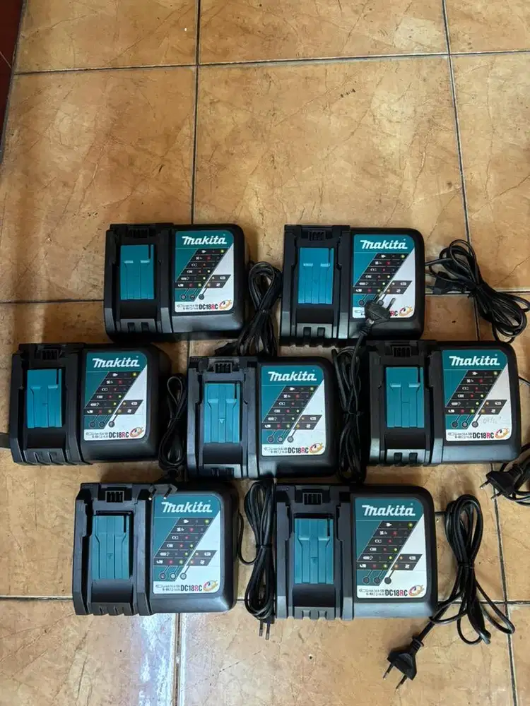 Charger Makita 18v