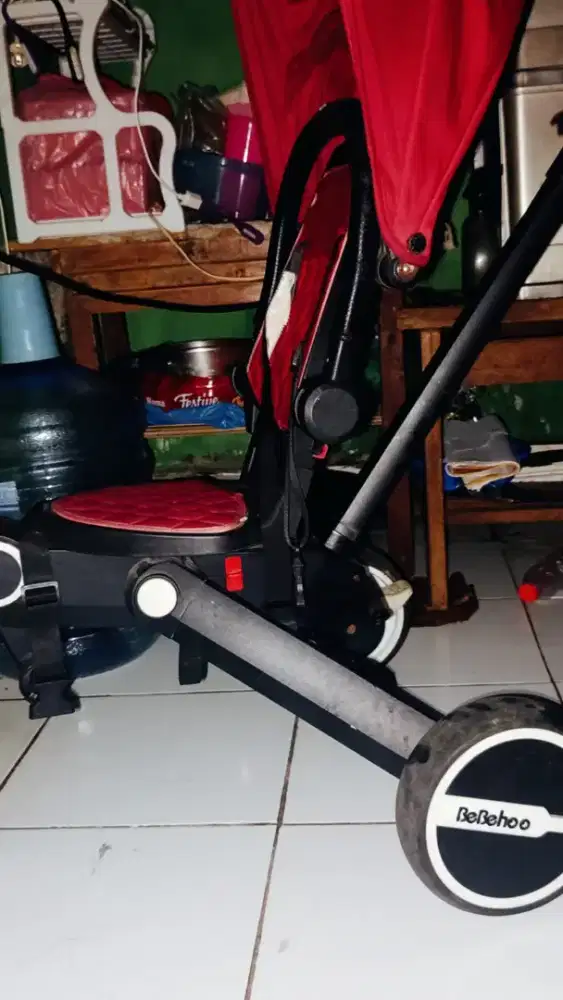 Jual sepeda bayi warna merah second