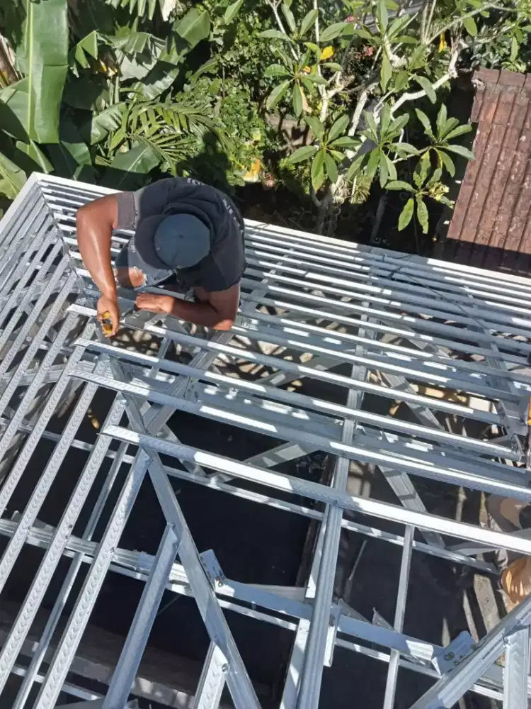 Tukang perbaikan atap bocor, tukang bangunan baja ringan kanopi dll