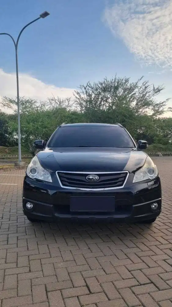 Subaru Outback BR9 Hitam (2012)