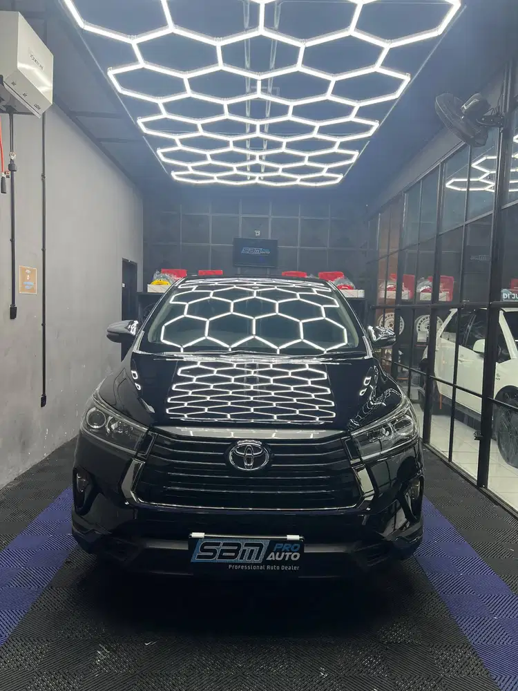 INNOVA VENTURER FACELIFT 2021 HITAM AT DIESEL ASLI BALI