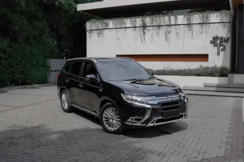 Mitsubishi Outlander PHEV 2019/2020 Hybrid EV Listrik