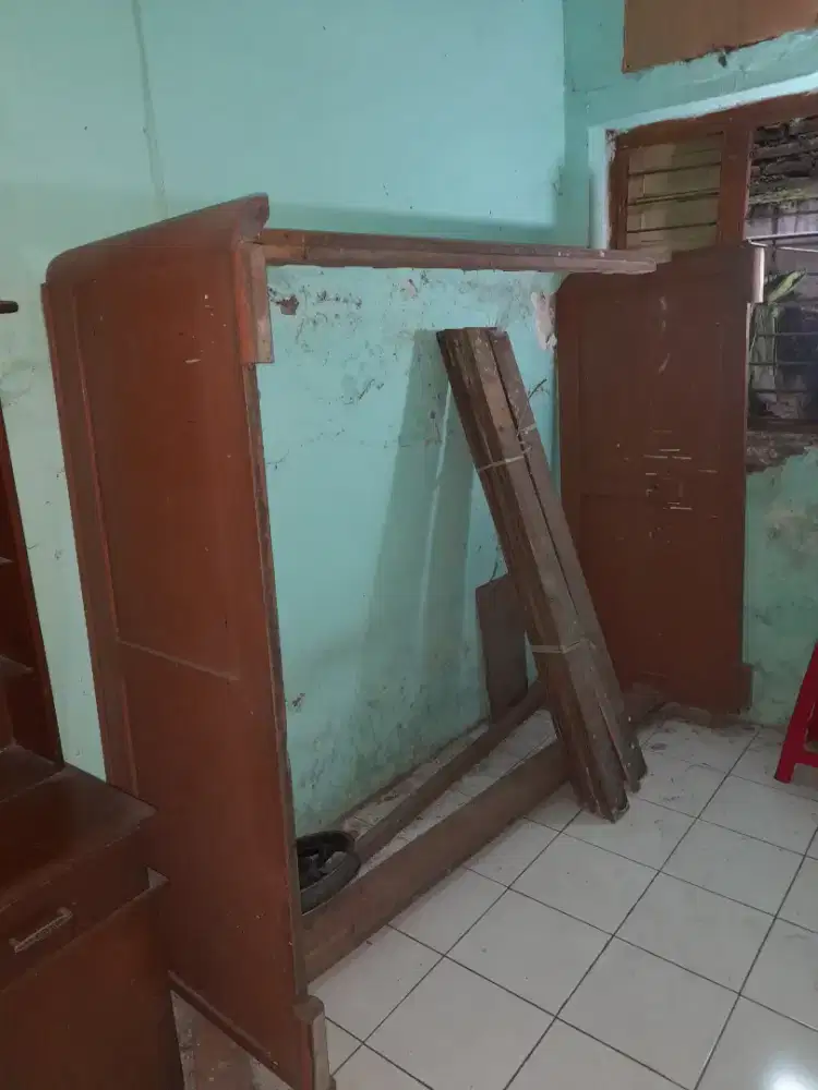 Dijual dipan kasur jati antik ukuran 1.60 x 2.00 meter