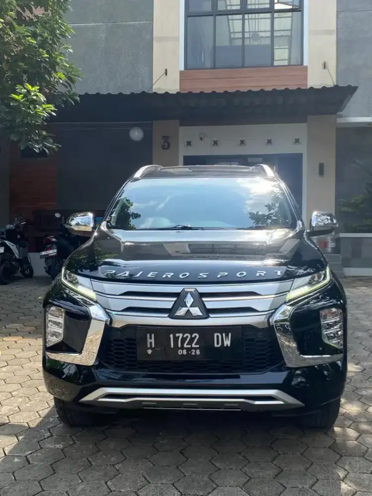 MITSUBISHI PAJERO SPORT DAKAR 4x2 TAHUN 2021 HITAM BLACK