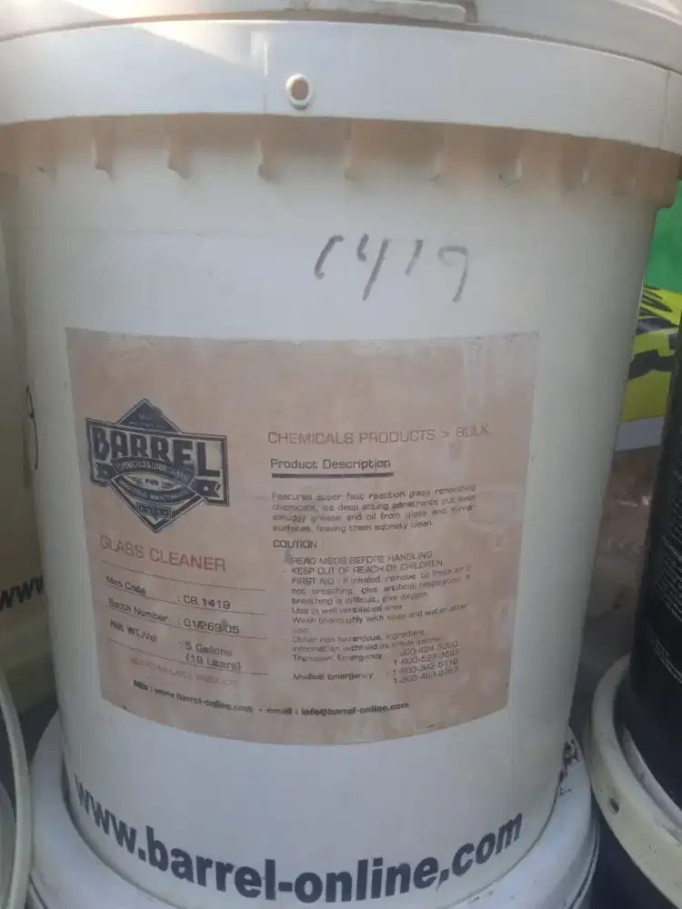Glass cleaner barrel