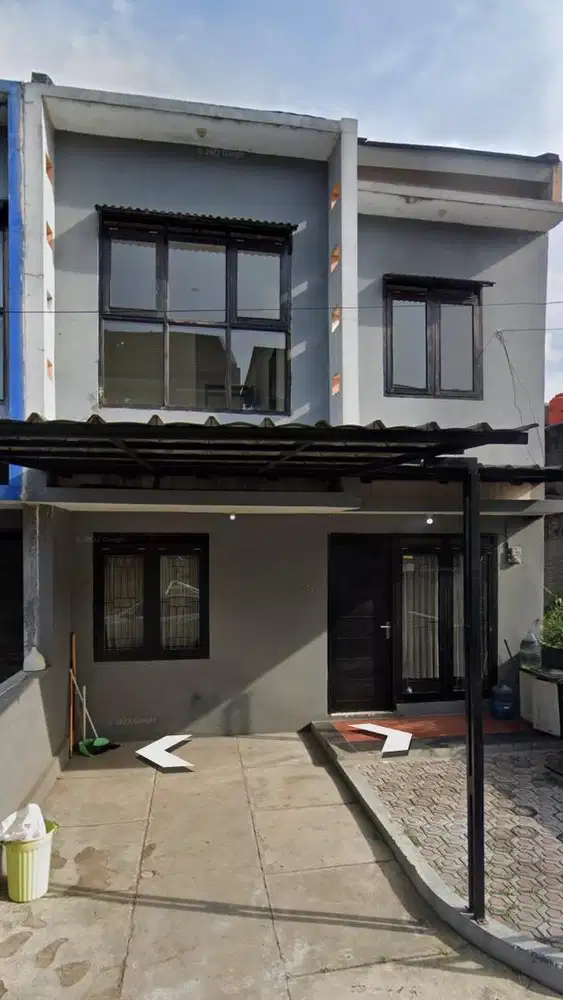 Rumah 2 lantai minimalis