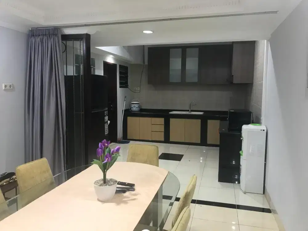 Rumah full furnish bebas banjir bukit gading mediterania Kelapa Gading