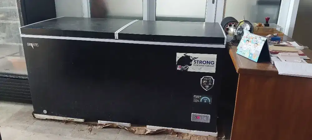 Freezer Box kap 320L dan 600L like NEW