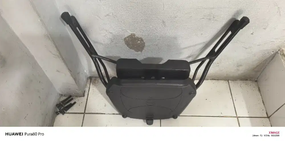 BREKET KUCAY GESER MOTOR  PCX 150/160 ALL