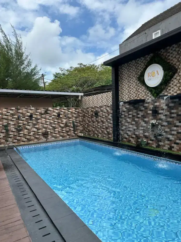 RUMAH MEWAH KOLAM RENANG 300m