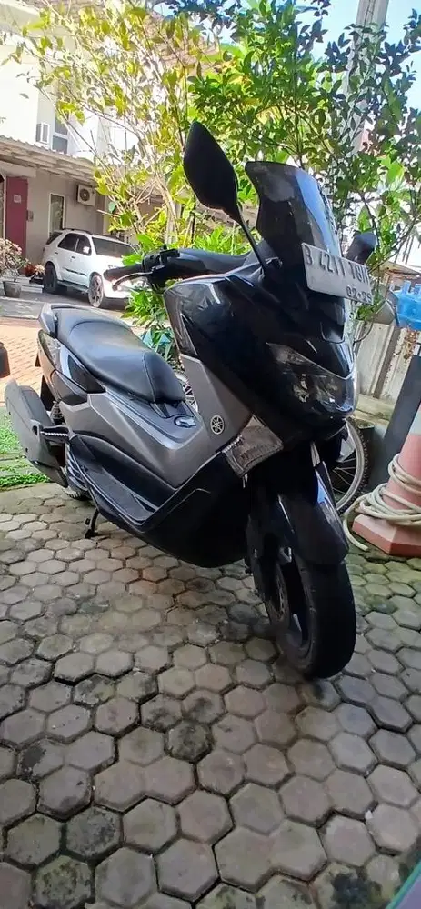 Yamaha NMAX warna hitam 2017