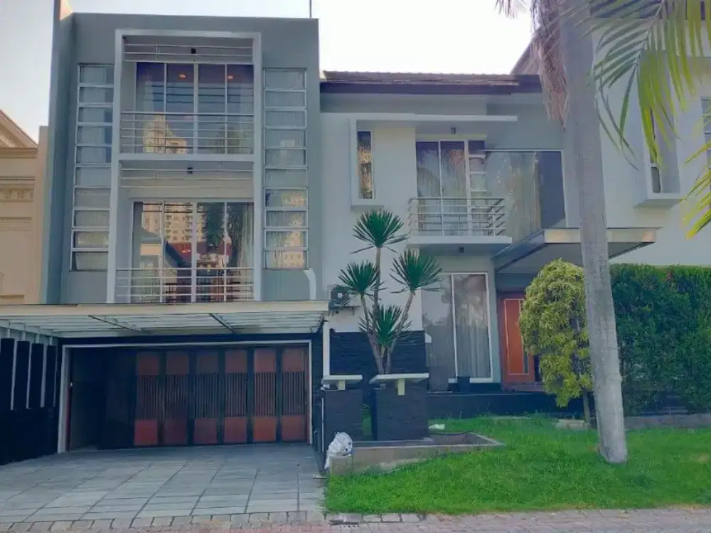 Rumah Vila Bukit Regency 1 Ada kolam renang Fully Furnished Termasuk 8 unit ac
