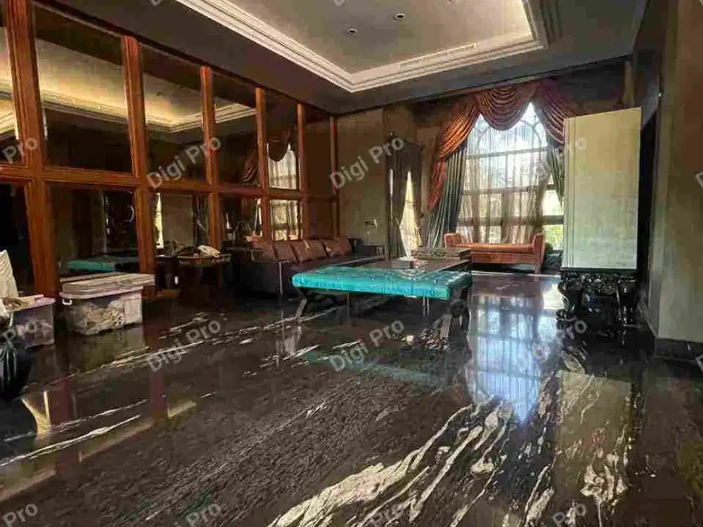 Dijual Rumah Sultan Luas 1100m2 Dekat Pantai Losari. SHM