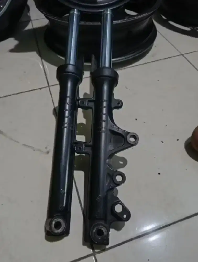 Shockbraker Depan