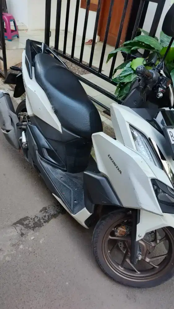 VARIO 160 ABS PUTIH