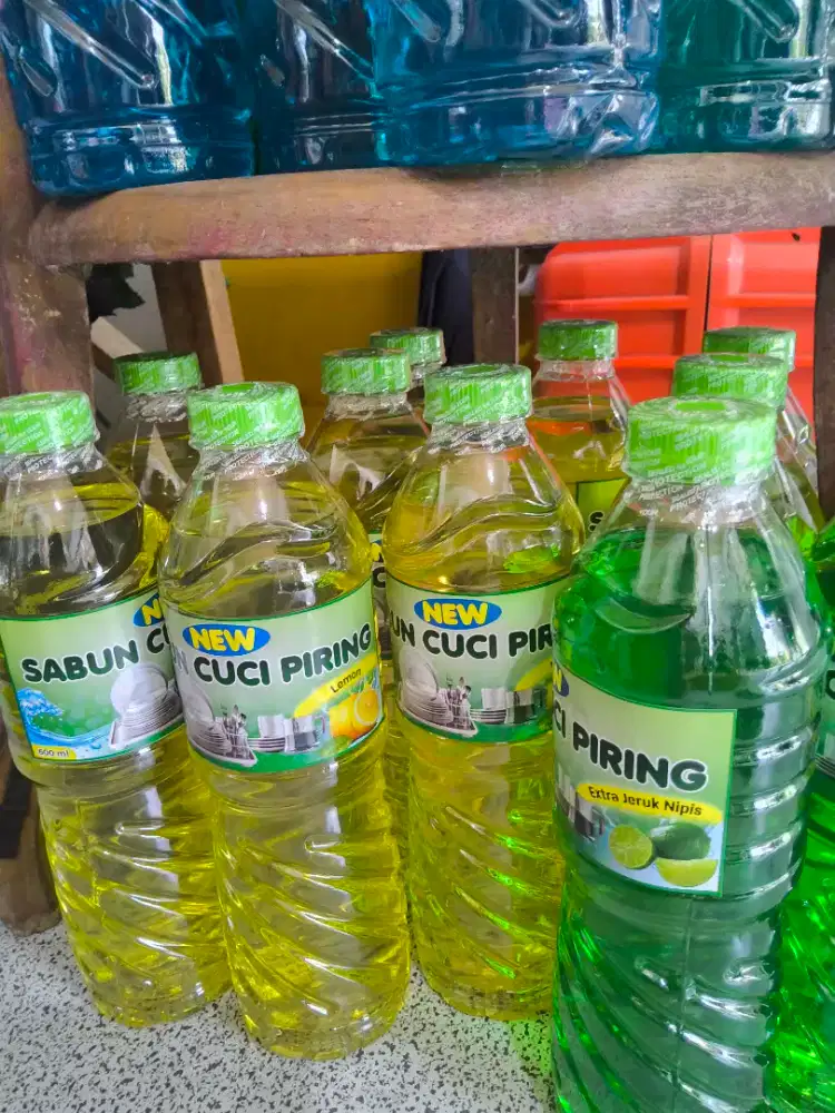 Sabun cuci piring buih melimpah