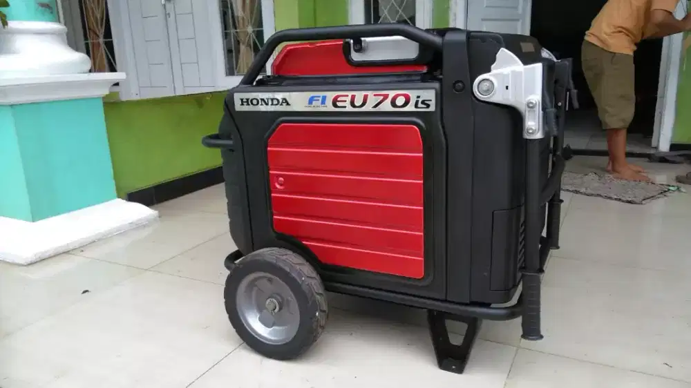 Genset Honda Inverter Injection EU70is Nego Bisa COD