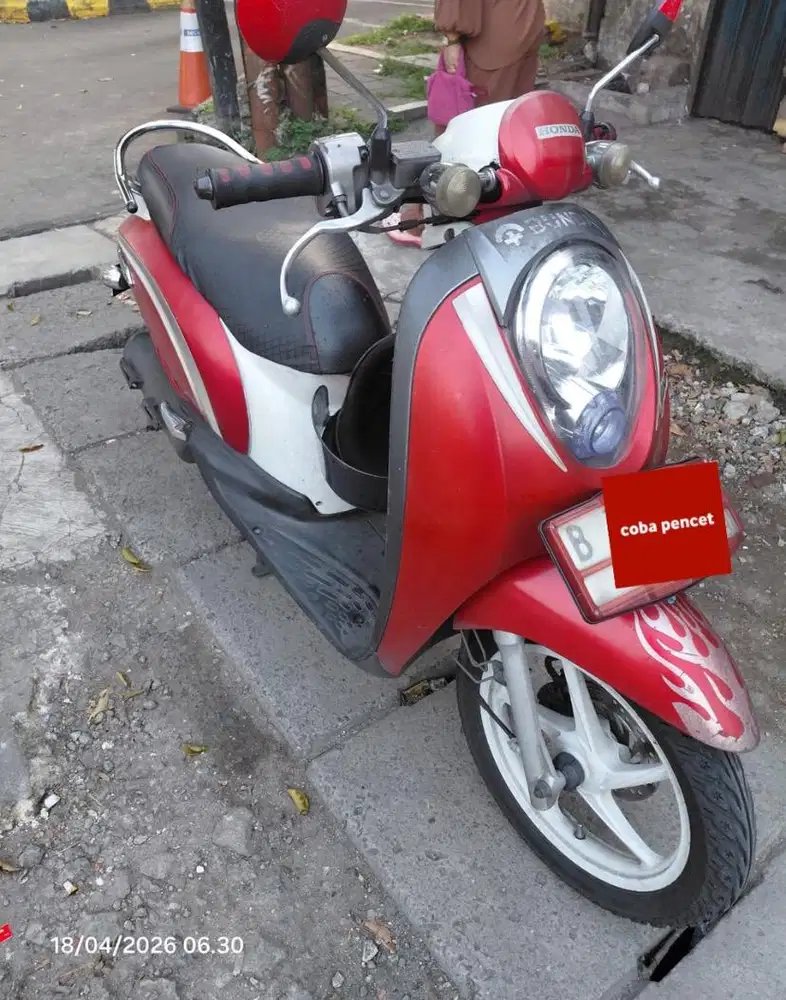 Dijual Cepat Motor Scoopy Merah