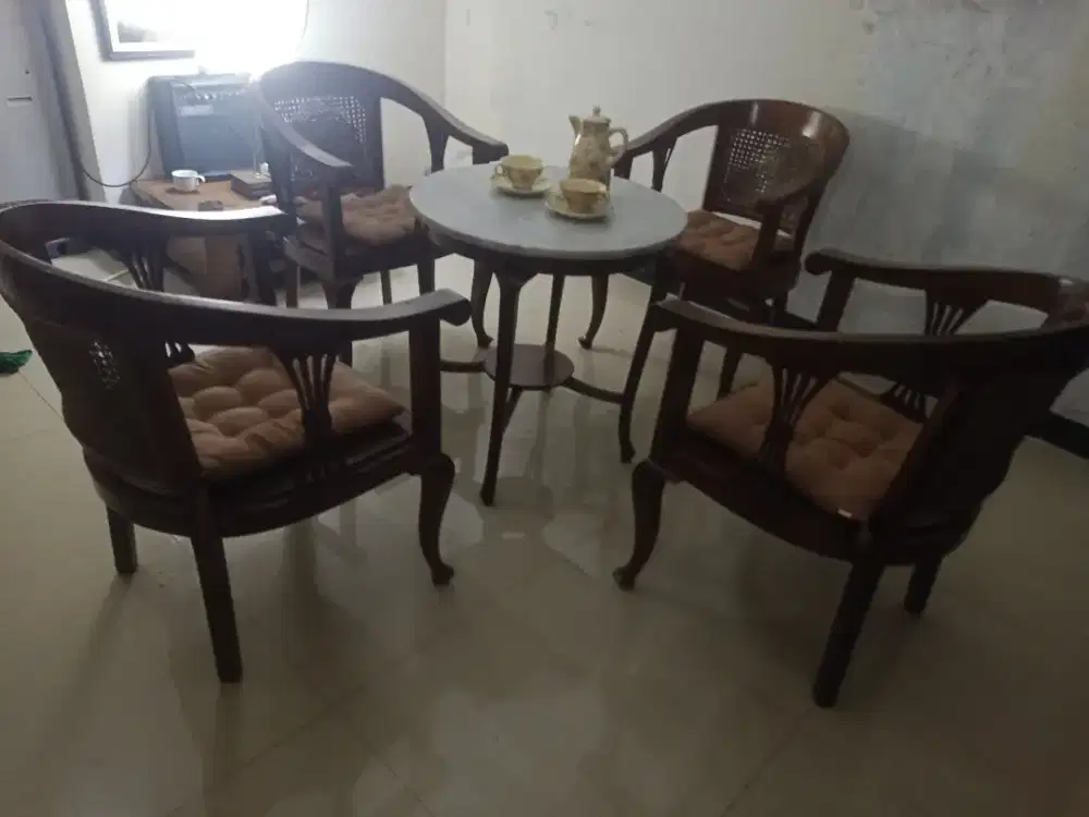 Kursi Lenong Kolonia Lawas