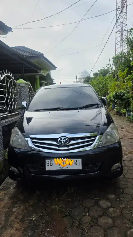 Kijang innova G matic 2010