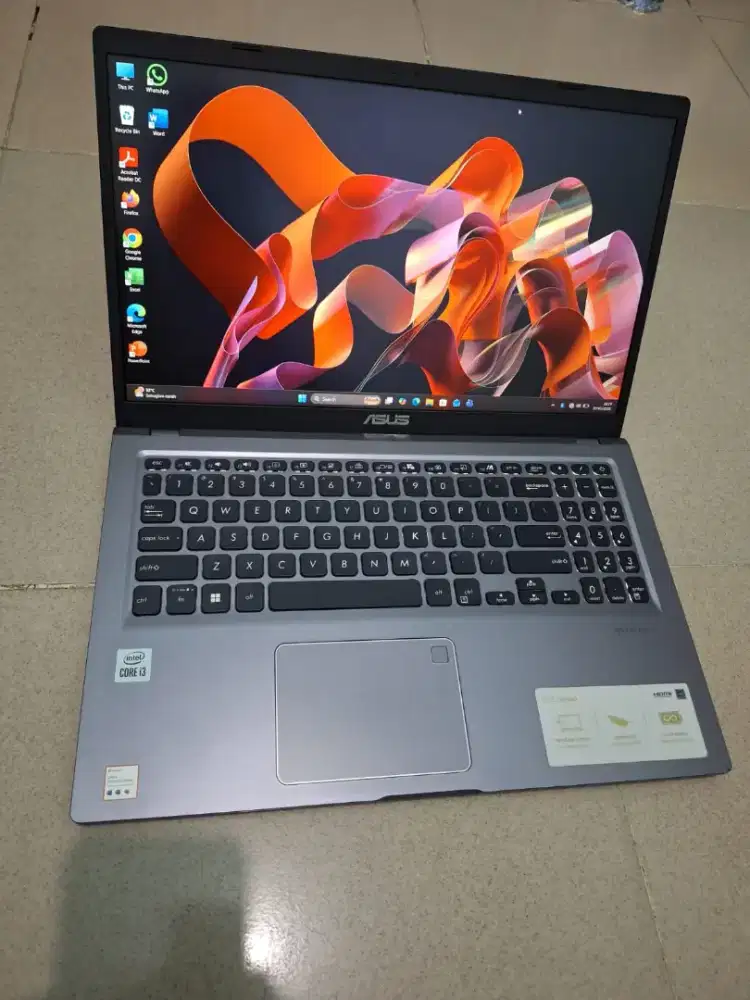 Bismillah dijual laptop Asus core i3 gen 10