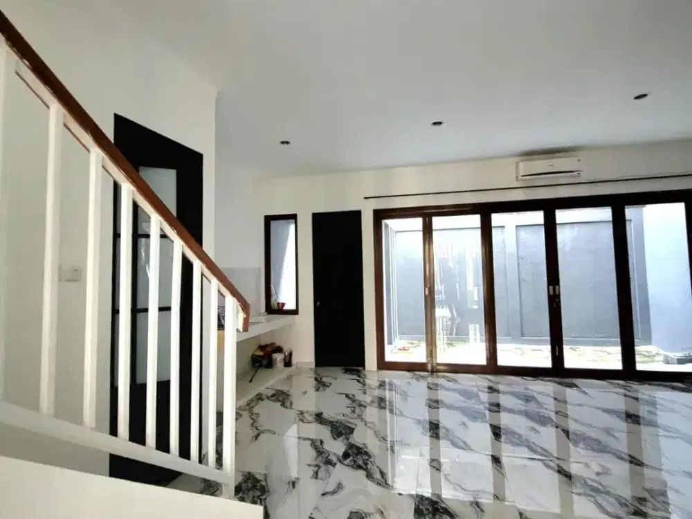 Dijual Rumah Cantik Strategis 2 Lantai Dekat Fresh Market di Sektor 9 Discovery Bintaro Gb-14881