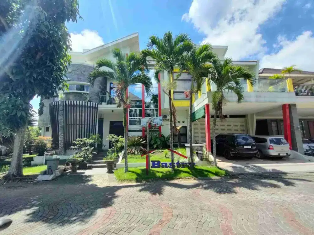 Rumah Megah Ijen Nirwana Kota Malang