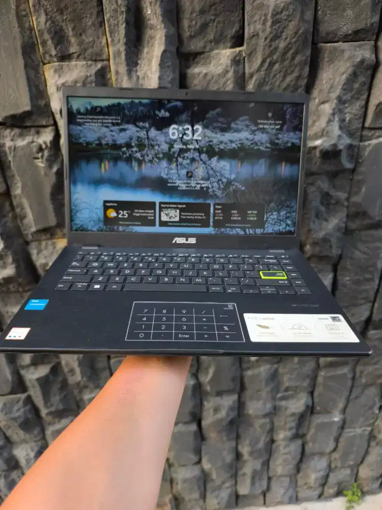 Laptop Asus VIVOBOOK E410KA 8/512 gb