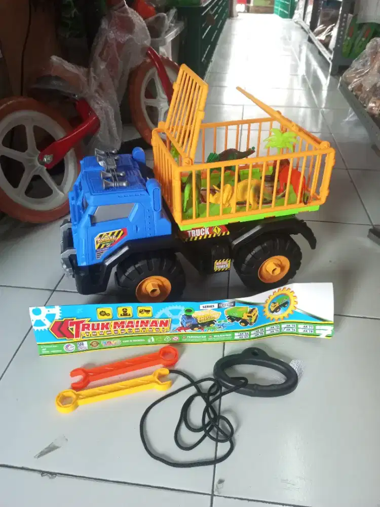 Mainan anak truk animal set
