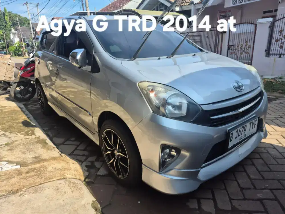 Jual mobil bekas.