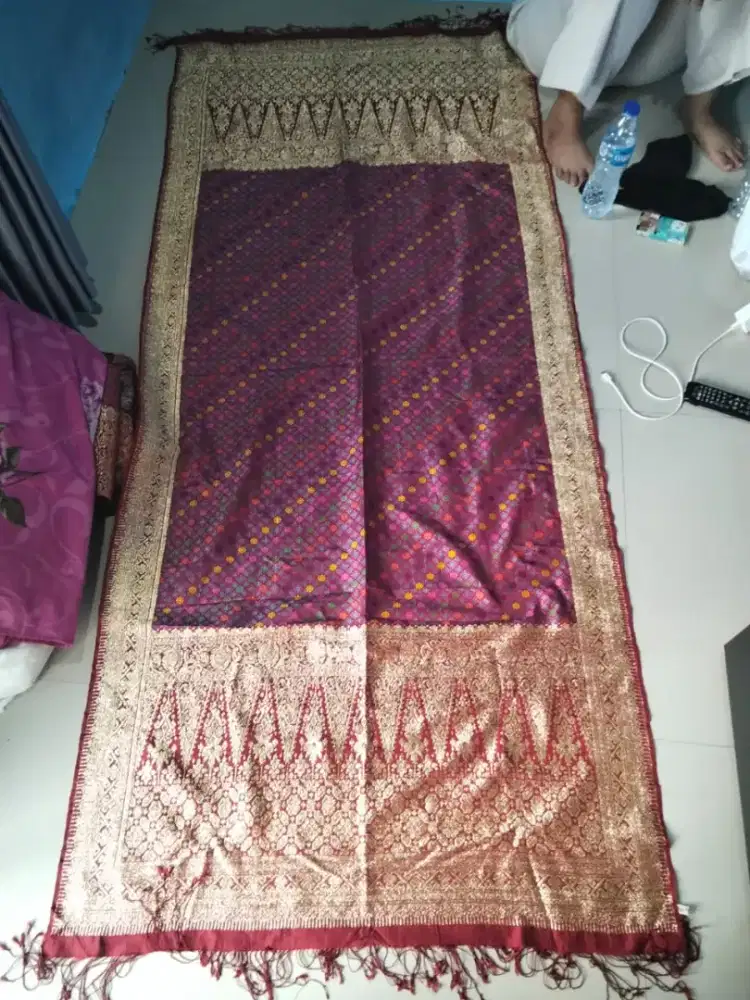 Slendang +sarung kain songket benng emas