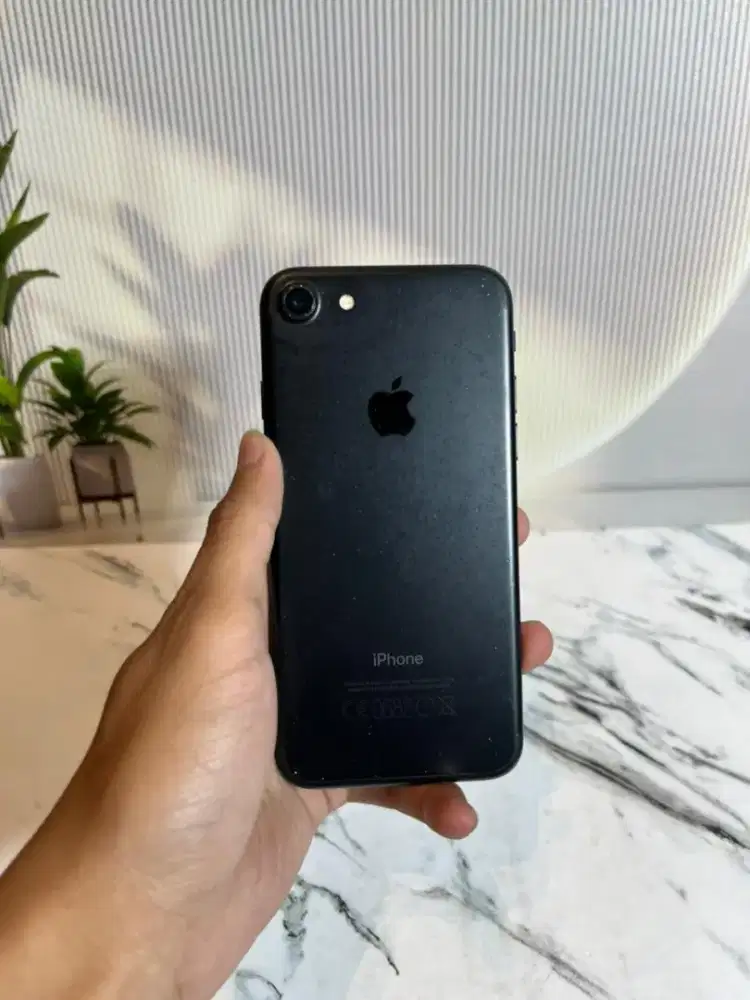 Iphone 7 black.