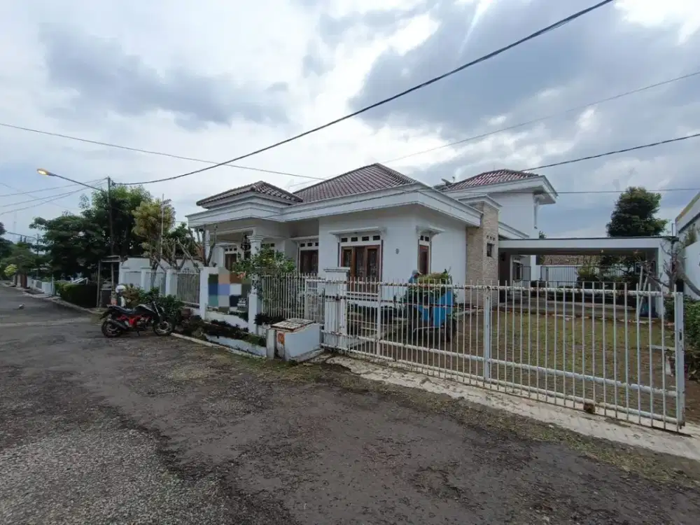 Rumah asri komplek elit Cimahi dekat bandara Husein