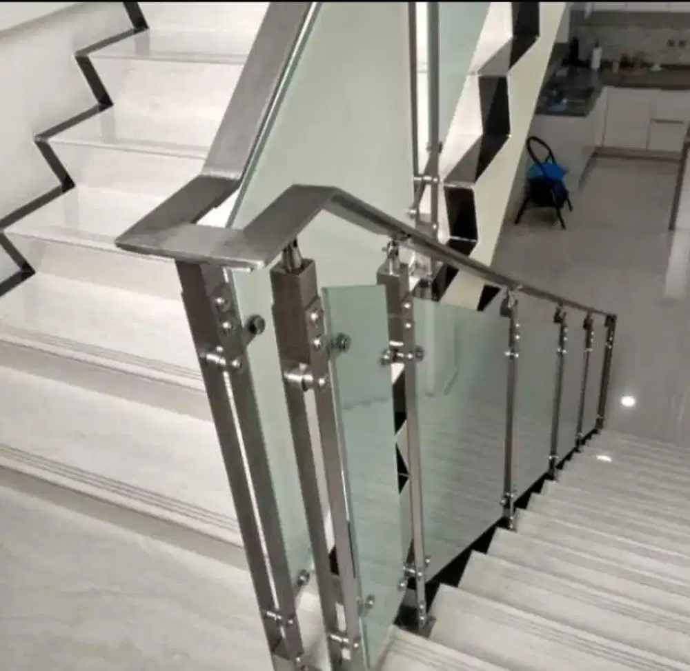 Reling tangga balkon stenlies kaca stell