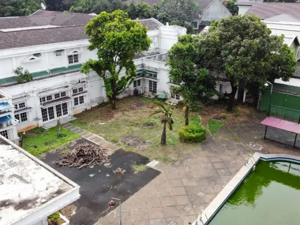 DIJUAL GEDUNG EX SEKOLAH PRANCIS. LOK KEMANG DALAM JAKARTA SELATAN