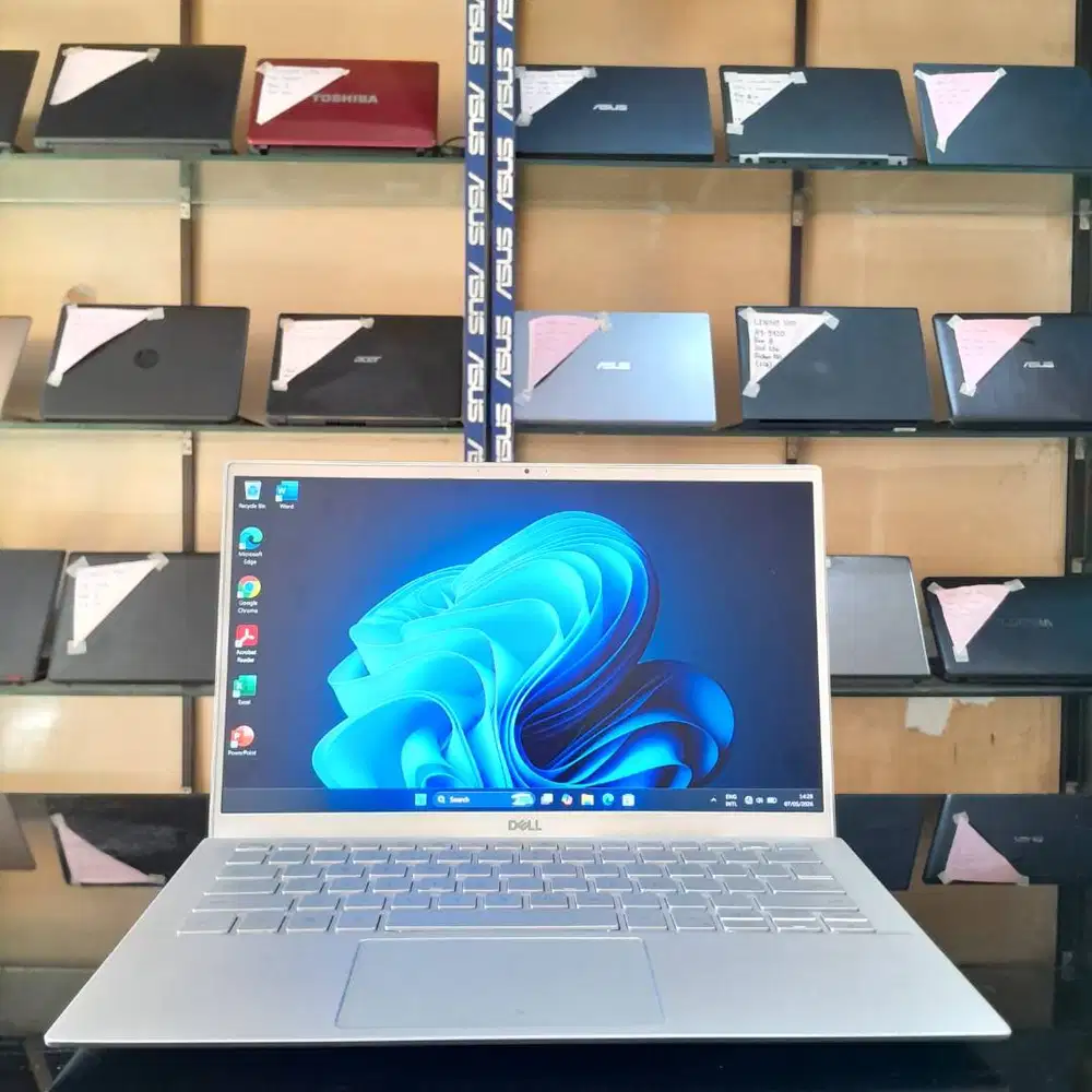 Dell inspiron 5301 Core i7-1165G7 ram 8gb ssd 512gb Vga nvidia 350mx 2