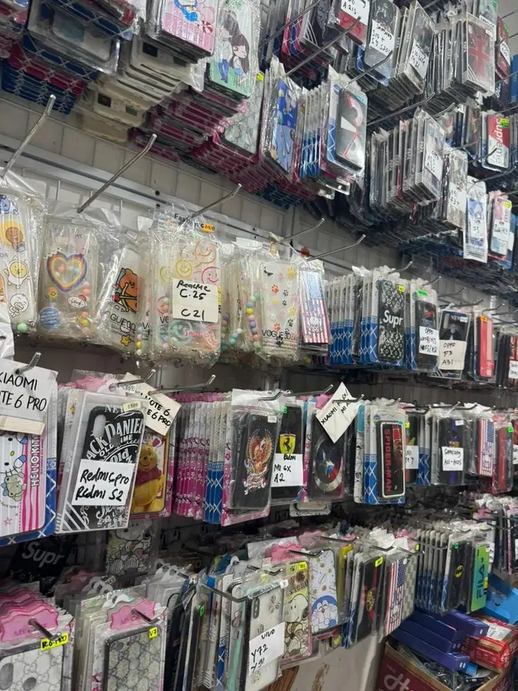 Di cari Karyawati Toko Accessories Handphone
