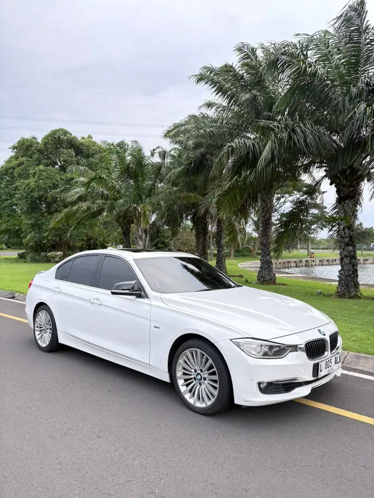 BMW 328i 2013 Bensin