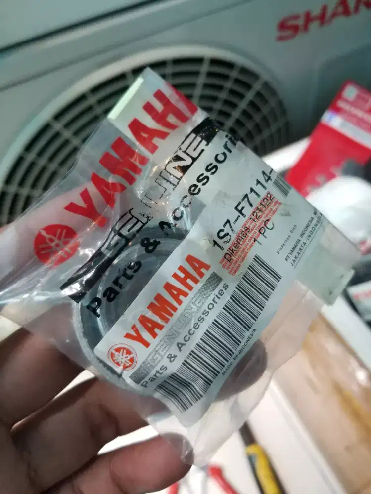Tutup oli bawah jupiter mx old