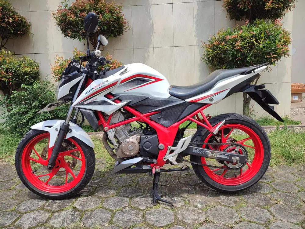 CB 150R TAHUN 2016 GANTENG