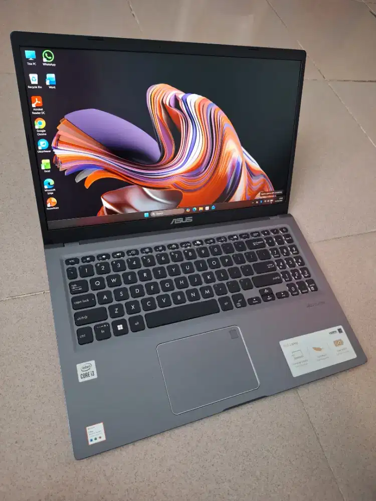 Bismillah di jual laptop asus vivobook core i3 siap pakai